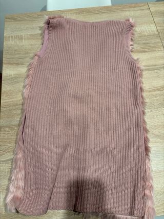 Chaleco rosa pelo Stradivarius