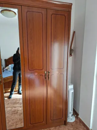 Habitación matrimonio completa madera.  URGE VENTA