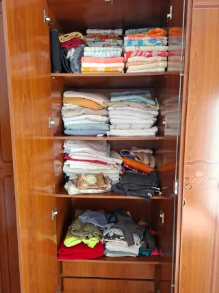 Habitación matrimonio completa madera.  URGE VENTA