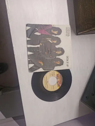 Vinilo Kiss Lick It Up