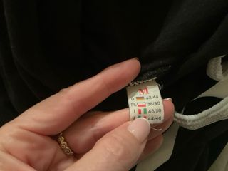 Sudadera negra con capucha talla M