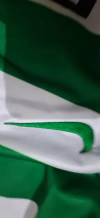 Camiseta Nike Verde y Blanca