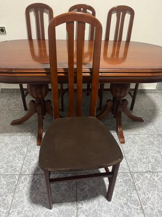 2 mesas de comedor de madera + sillas