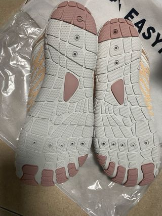 Zapatillas Easyfoot pies gato blancas