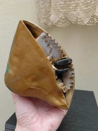 Figura de barro mujer con ganso