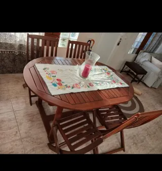 Mesa de teca y 6 sillas