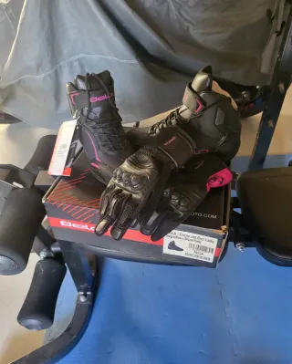 Botas,guantes y chaqueta Moto de chica