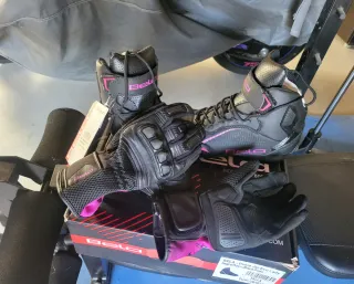 Botas,guantes y chaqueta Moto de chica