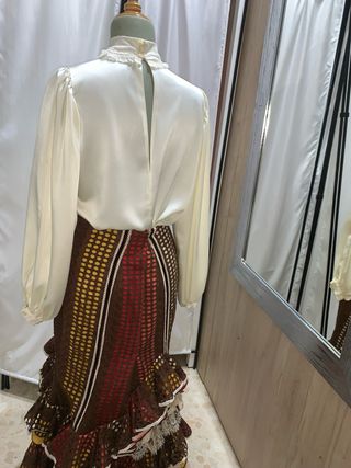 Conjunto falda y blusa de flamenca