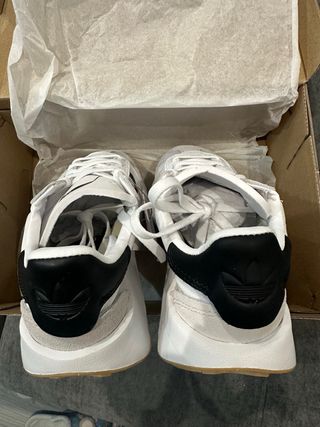 Zapatillas Adidas Blancas y Negras Talla 36