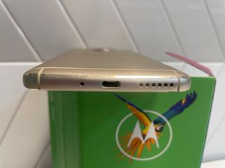 Motorola Moto G5S Dorado edizione speciale