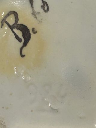 Tintero antiguo con plato decorado a mano y firmad