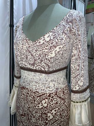 Traje de flamenca marrón y rosa