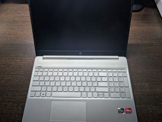 Portátil HP 15.6 Ryzen 5 16GB RAM 1TB SSD