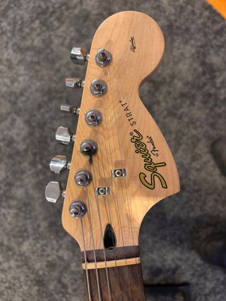 Guitarra Eléctrica Squier Affinity Stratocaster HS