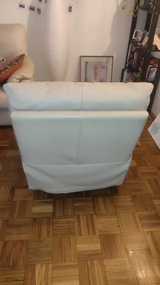 Butaca reclinable cómoda de piel color crema