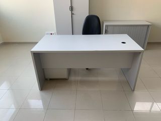 Muebles de oficina: Escritorio, archivador y armar