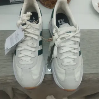 Zapatillas Adidas Blancas y Verdes