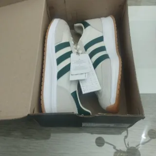 Zapatillas Adidas Blancas y Verdes