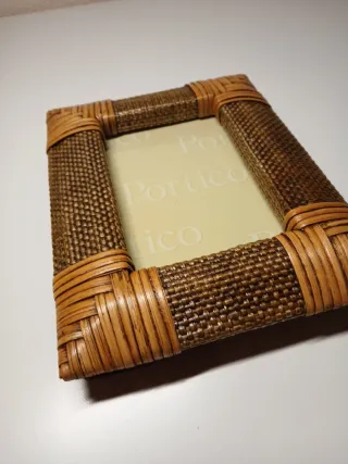 Marco de fotos de ratán tejido