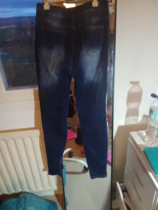 Vaqueros pitillo rotos talla L