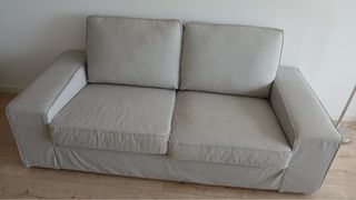 Sofá KIVIK 2 plazas gris claro