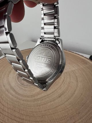Reloj Lotus