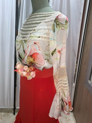 Traje de flamenca volantes flor