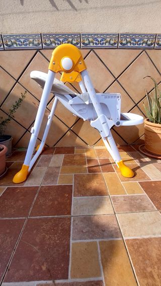 Trona reclinable acolchada +6m