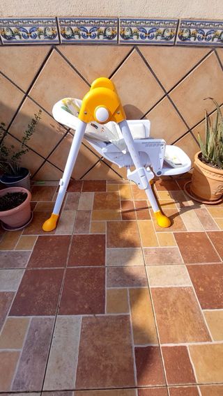 Trona reclinable acolchada +6m