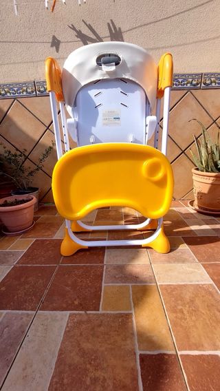 Trona reclinable acolchada +6m