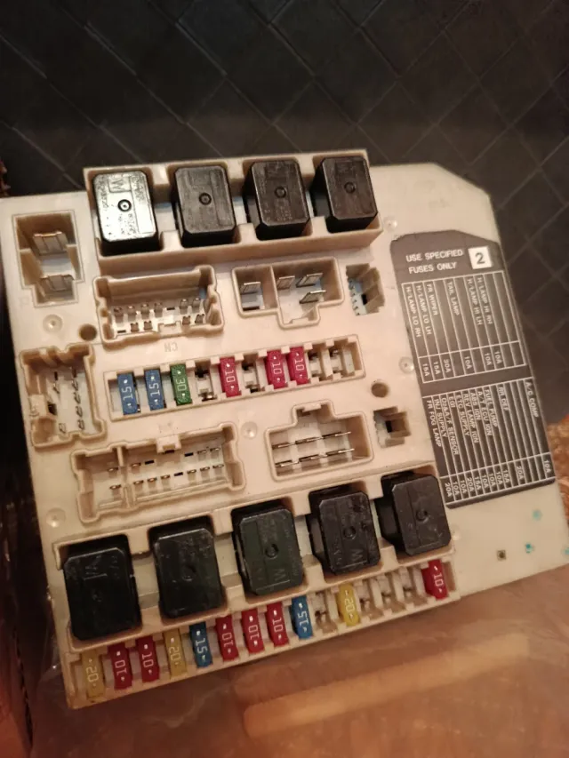 Controlador Renault Nissan PP-T30-M10 7140-7688
