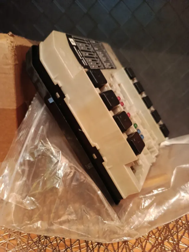 Controlador Renault Nissan PP-T30-M10 7140-7688