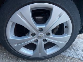 Llantas 17 Renault Megane 3 5x114.3 con neumáticos