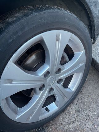 Llantas 17 Renault Megane 3 5x114.3 con neumáticos