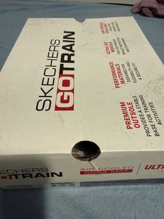 Zapatillas Skechers Negras y Marrones