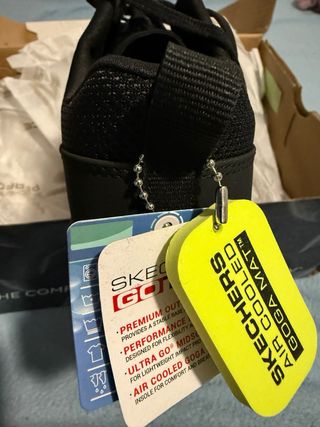 Zapatillas Skechers Negras y Marrones