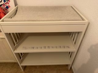 Cambiador de bebé blanco