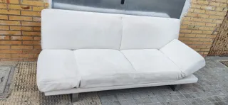 Sofá de tela blanco
