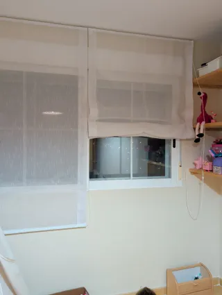 Dos estores 105 cm de tela blancos para ventana