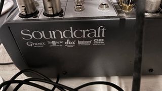 Mesa de mezclas Soundcraft Signature 12