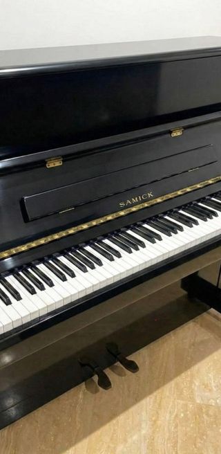 Piano Vertical Samick Negro