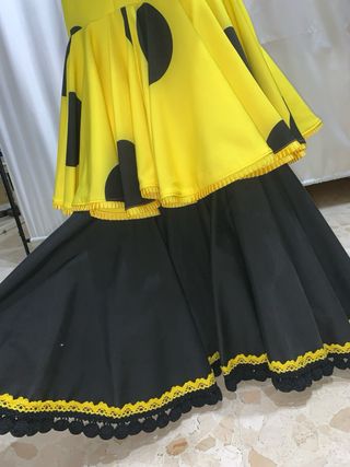 Traje de Flamenca Amarillo y Negro