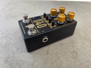 Tsakalis Room #40 Pedal de Guitarra