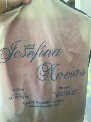 Vestido de fiesta rosa con flores