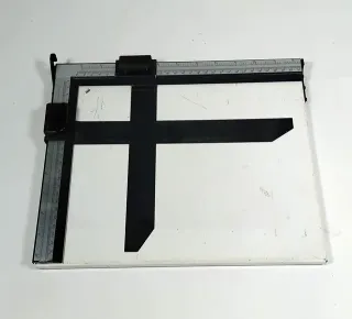 Marginador metálico 24x30 cm