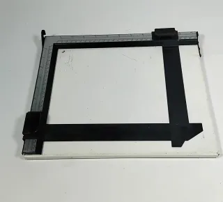 Marginador metálico 24x30 cm