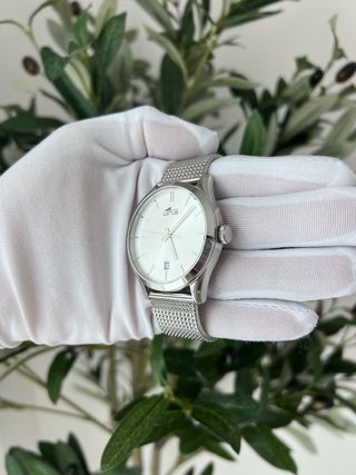 Reloj Lotus Plata y Blanco