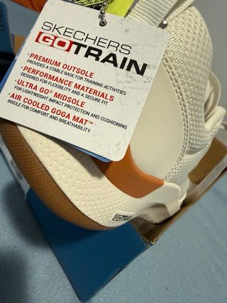 Skechers Go Train Move Beige/Blanco