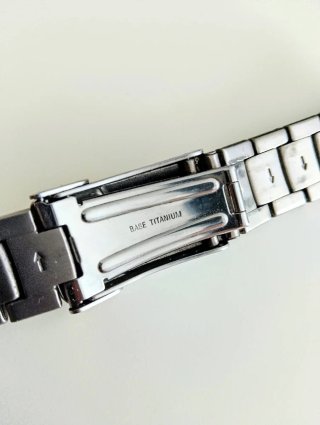 Pulsera titanio Casio® Protrek